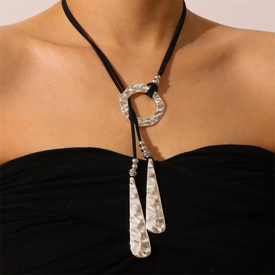 Yara – Modern Necklace