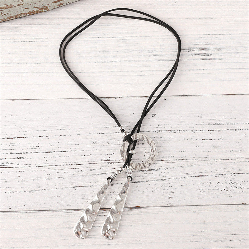 Yara – Modern Necklace