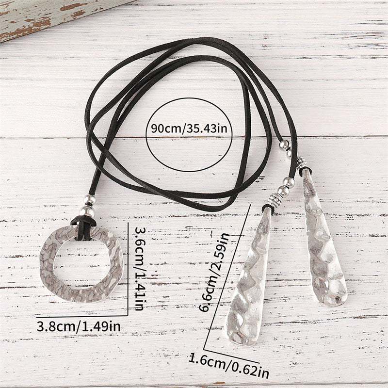 Yara – Modern Necklace