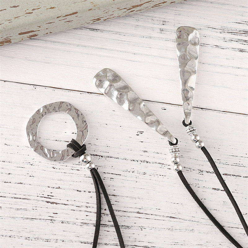 Yara – Modern Necklace